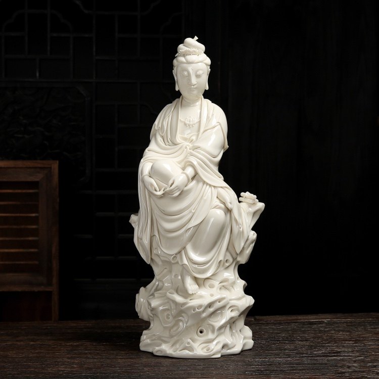 仿何朝宗陶瓷摆件坐岩持经观音德华佛像工艺家居装饰品
