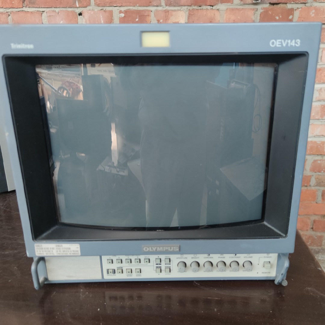 专业彩色监视器