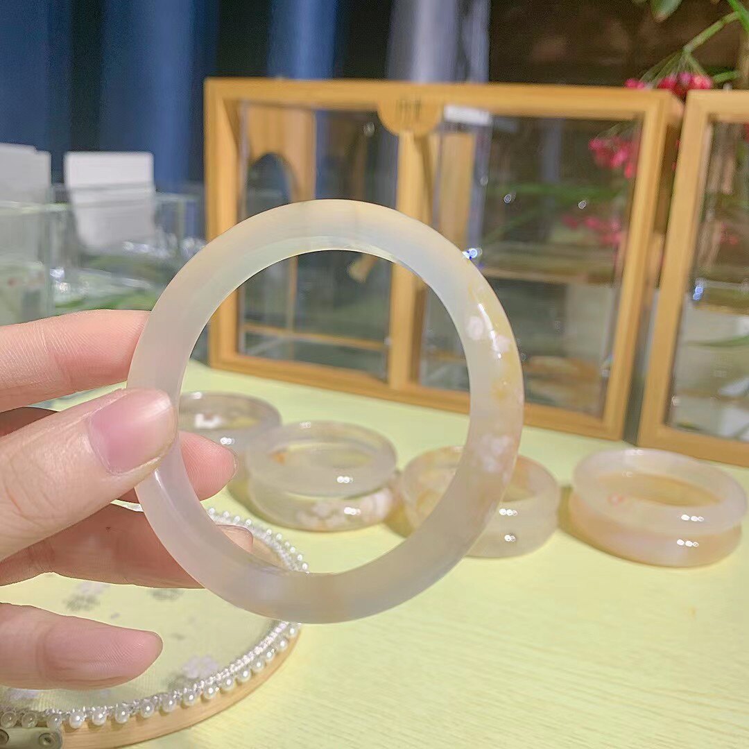 沧海樱花玛瑙高冰种飘小花玛瑙手镯细圆条高货天然气质优质镯子女