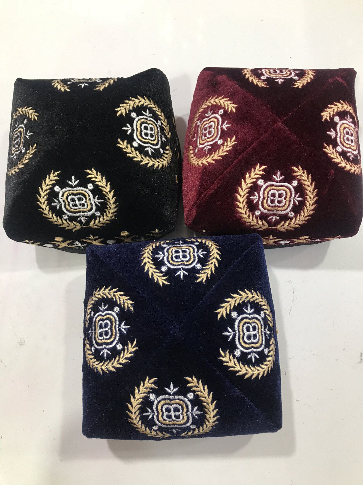 新疆舞男款花帽维吾儿族舞蹈演出帽子男士成人黑红色民族帽子舞台