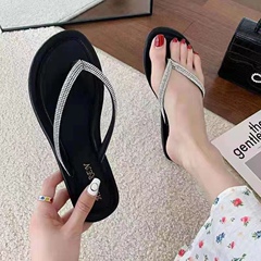 Clip toe slippers for women's wear