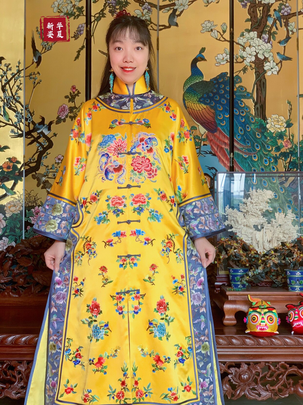 中国风清宫廷复古娘娘后妃明黄真丝纯手工苏绣京绣旗袍氅衣外套女