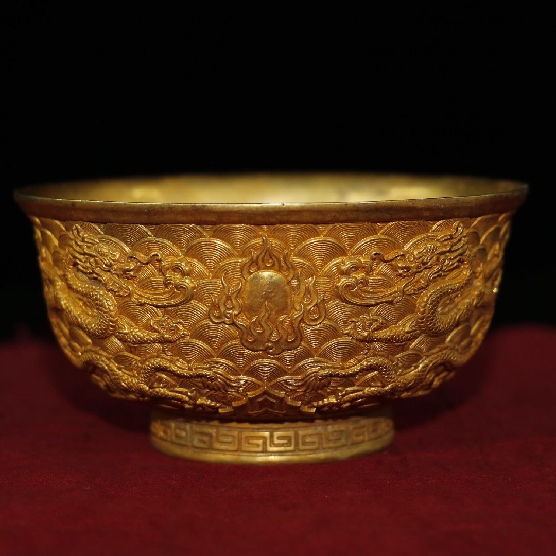 旧藏铜鎏金錾刻双龙戏珠图雲龍金碗摆件