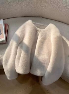 【小田粉丝专享】珍珠扣短款毛毛皮毛一体25122101