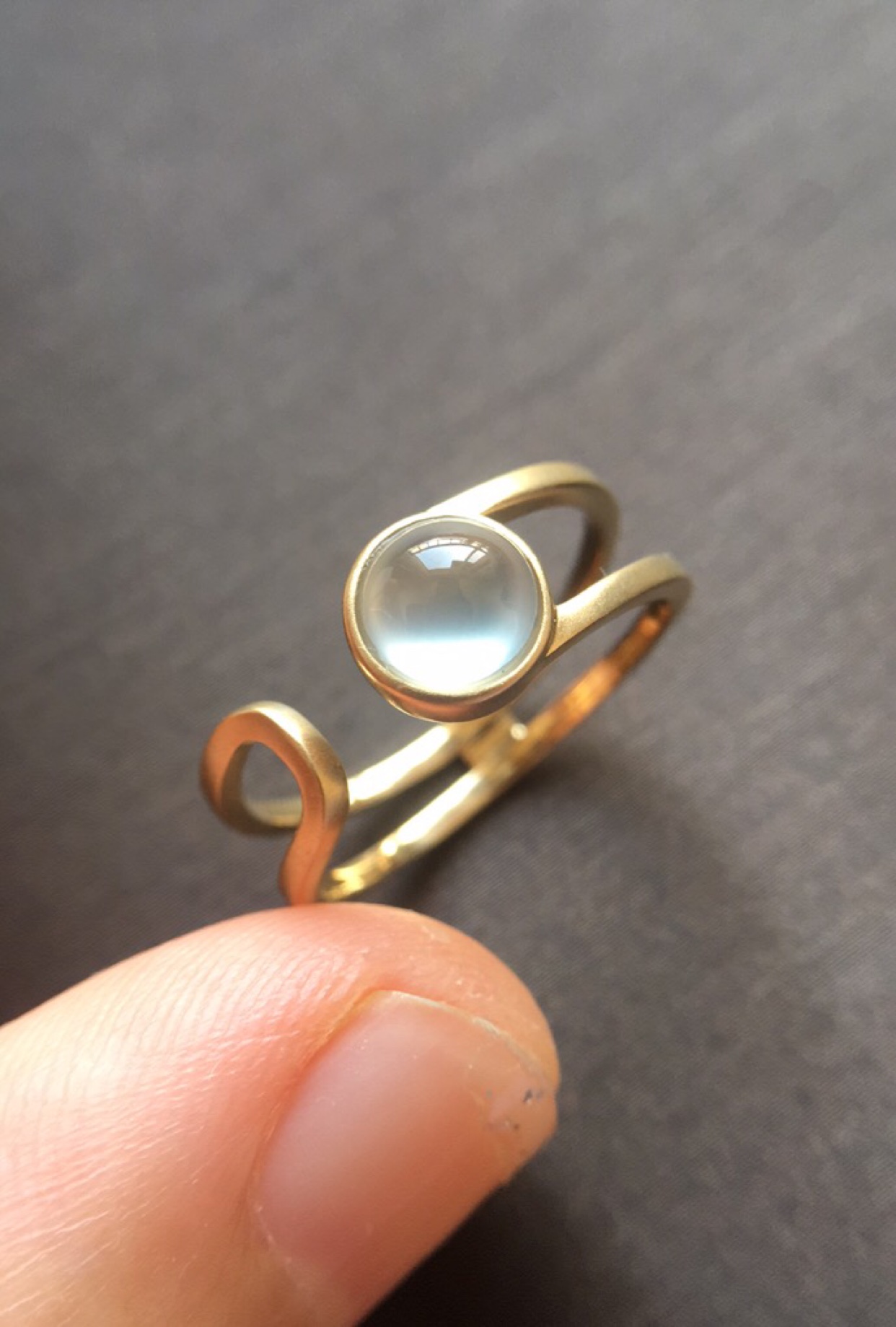 【赏】木易日辰 天然翡翠A货高冰种起光蛋面18k戒指