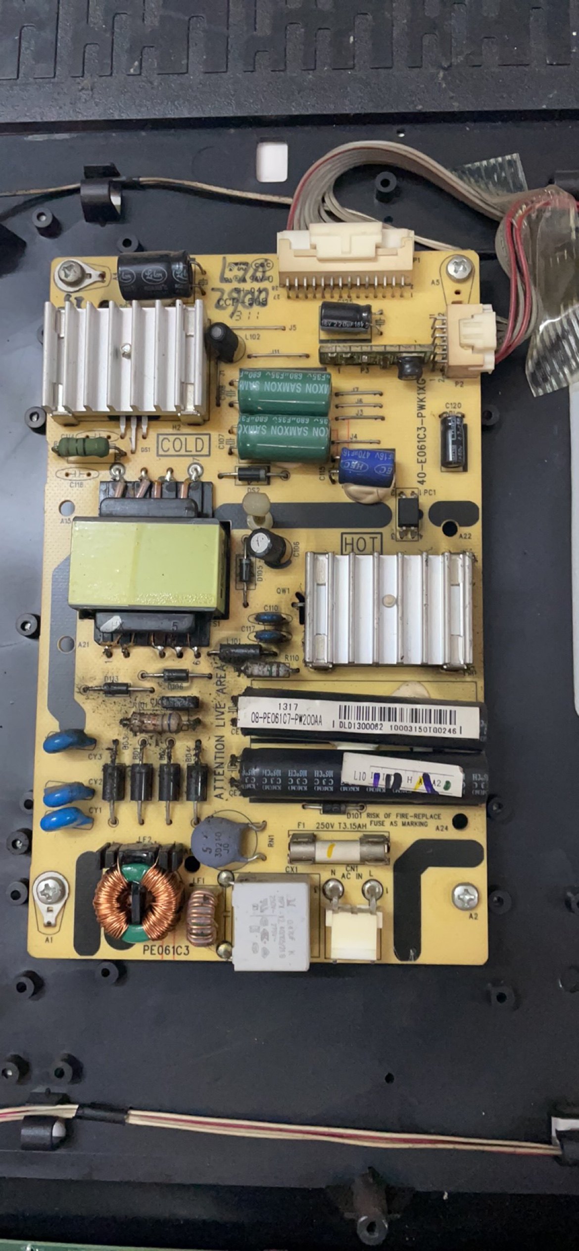 原装 东芝32L2300C电源板40-E061C3-PWK1XG 测好