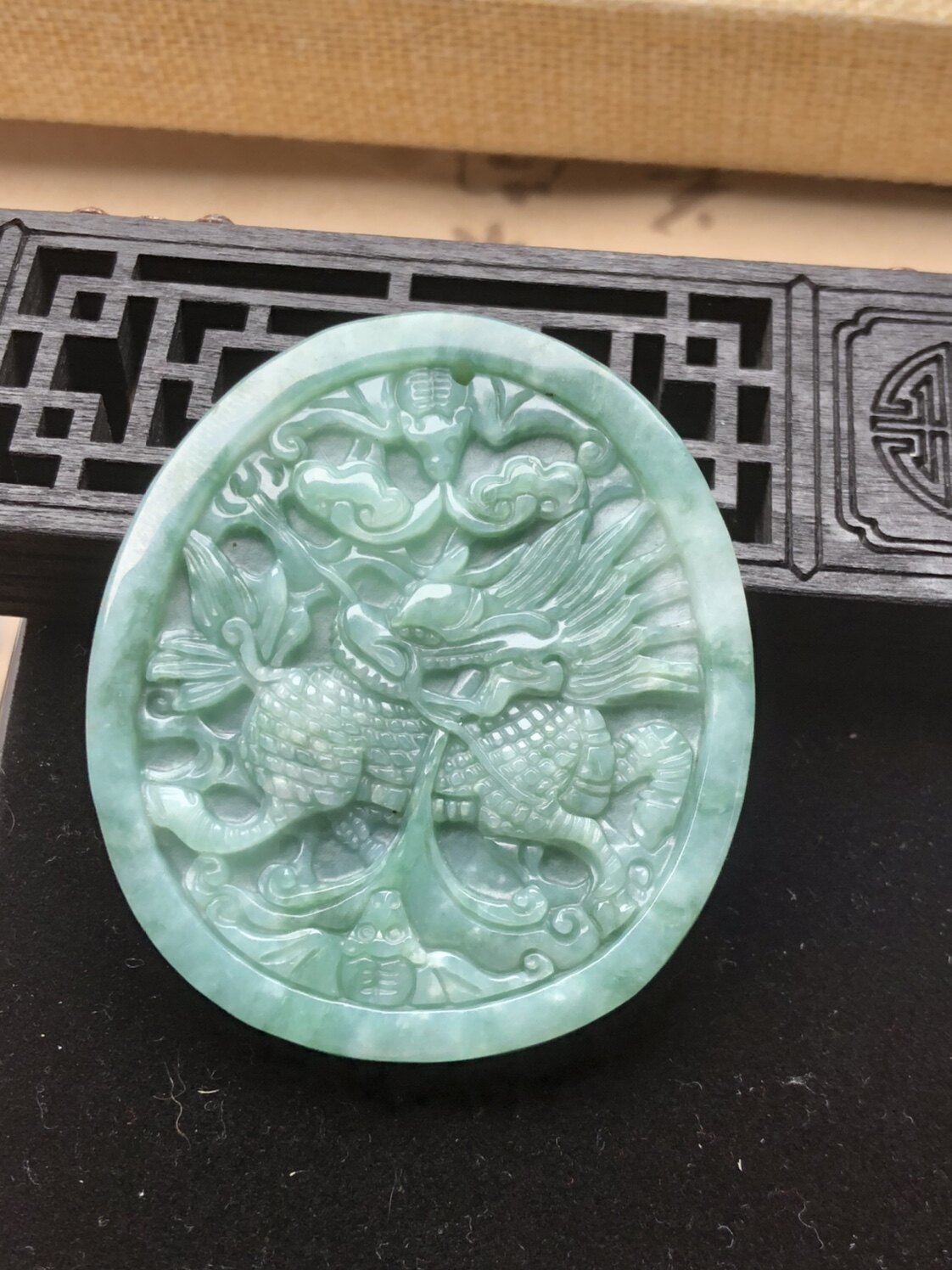 隆慈缘翡翠麒麟牌吊坠玉麒麟大牌绿翠飘花冰糯底麒麟玉坠项链吊坠