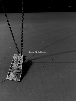 刻字纯银褶皱肌理手工无事牌定制