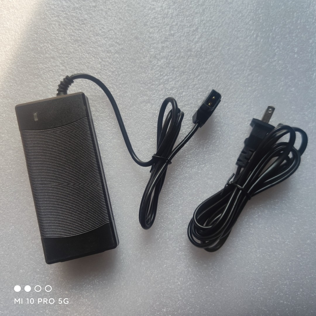 3A摄像机电池充电器V口电池充电D-TAP接口BP190/BP130等充电器