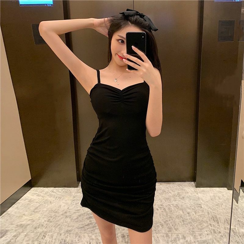新款女士连衣裙内搭性感褶皱打底显瘦夏季吊带包臀短裙辣妹小黑裙