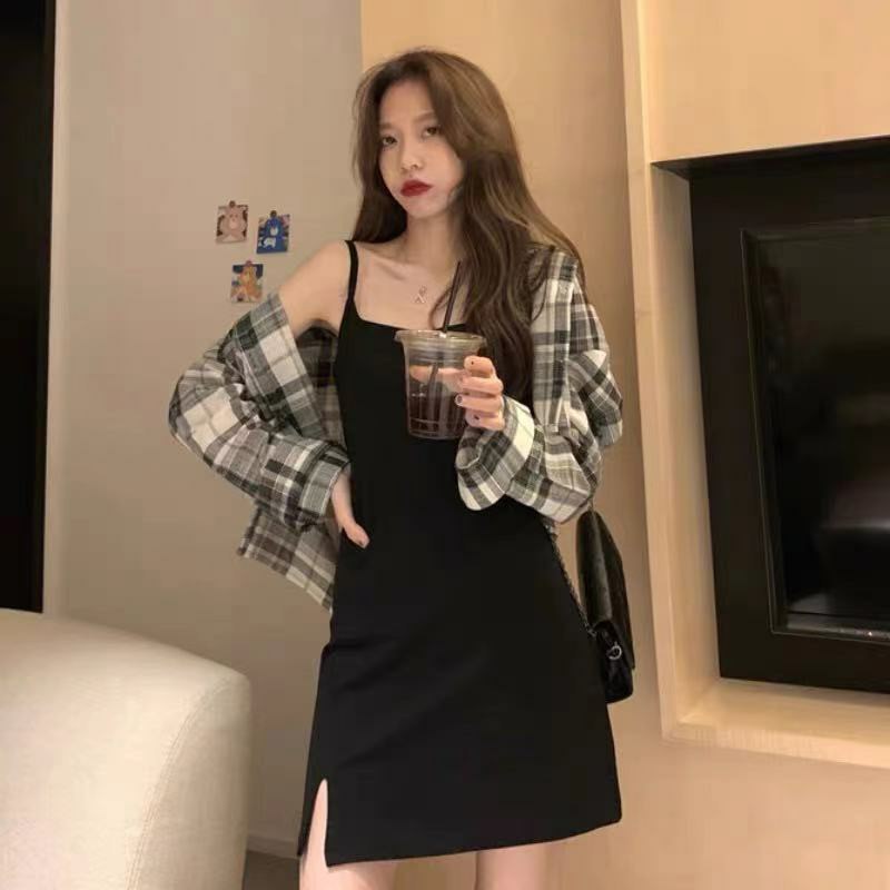 新款女士温柔风连衣裙性感气质包臀短裙修身显瘦紧身小开叉吊带裙