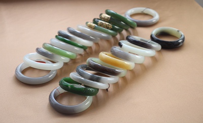 新疆青海料晴水手镯俄罗斯碧玉