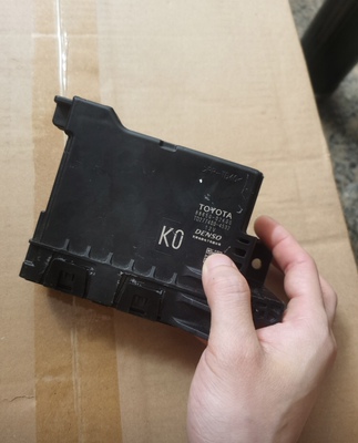 适用于卡罗拉雷凌油电混合空调放大器电脑模块88650-02K00,02K50