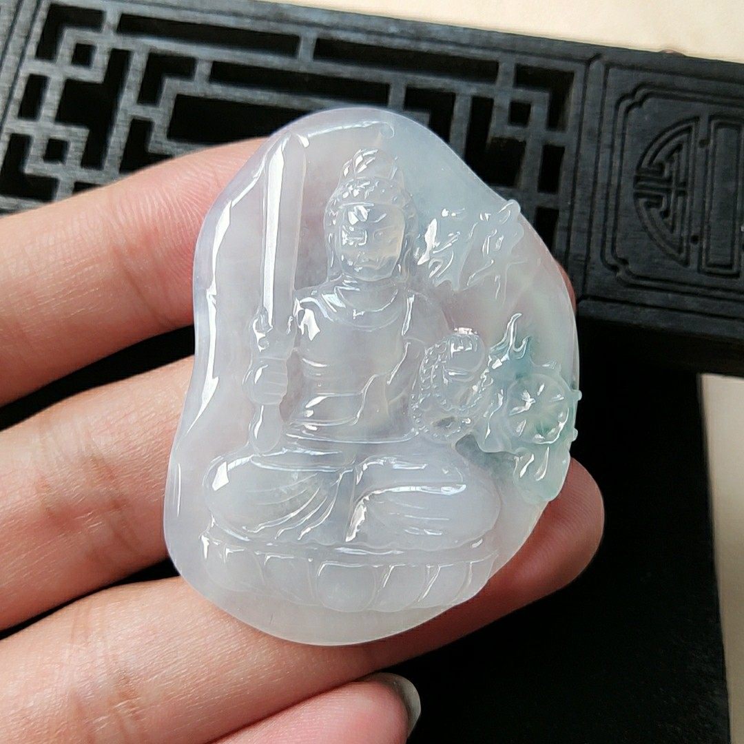 冰种起荧光飘绿a货不动尊玉佩