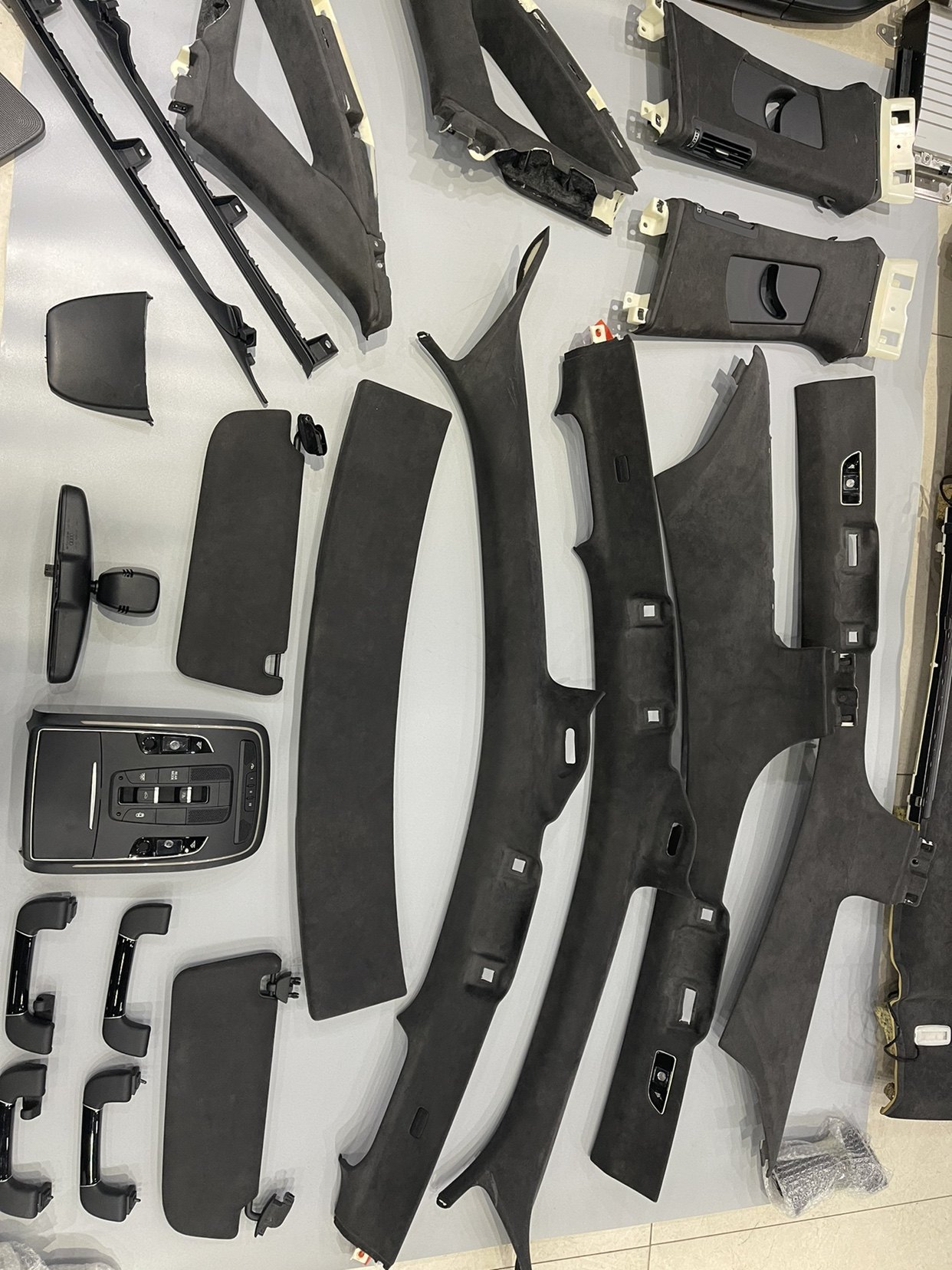 适用于奥迪A8改装翻毛皮顶棚 D4 A8L升级Alcantara原装翻毛皮顶棚