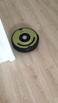 真实对比iRobot529和石头S51扫地机器人哪个好,区别大不大呢?