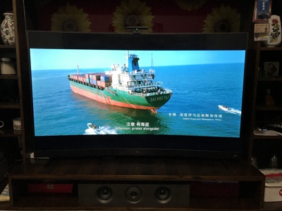 大家对比65寸电视TCL 65A880C和65A880U哪