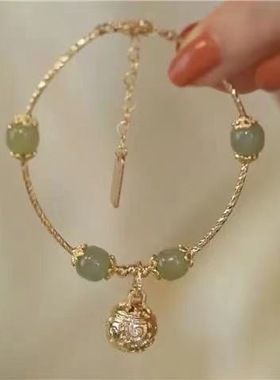 宫廷设计和田钰铃铛手镯