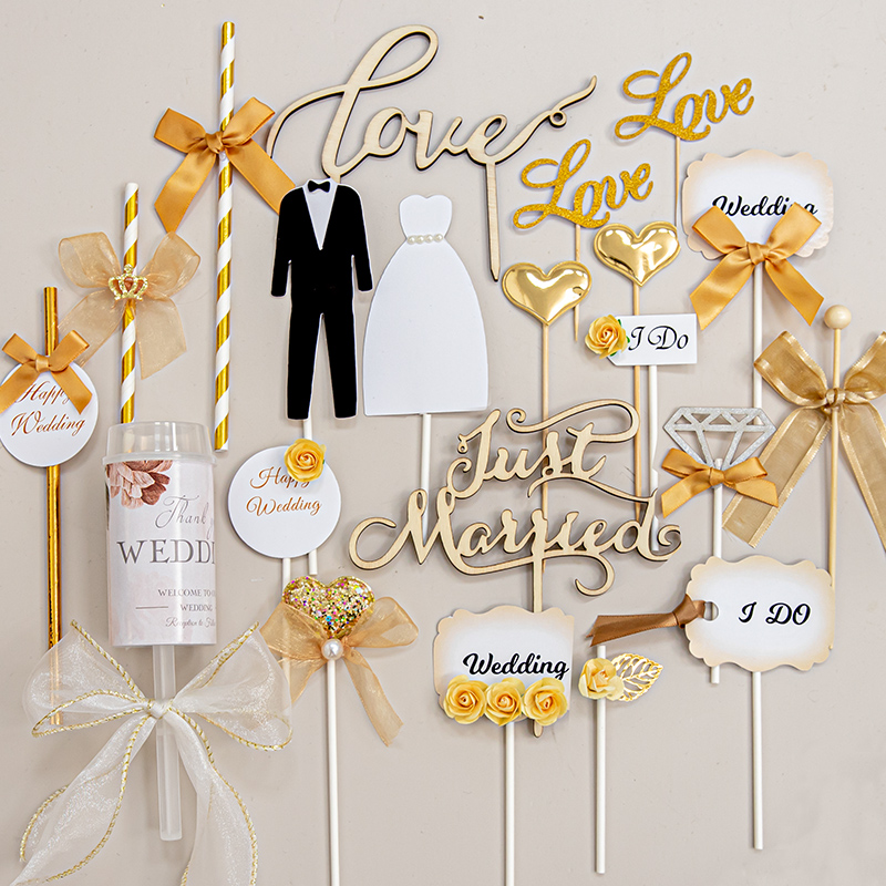 香槟色婚礼节日婚礼甜品台插牌蛋糕装饰纸杯金色派对场景烘培插件