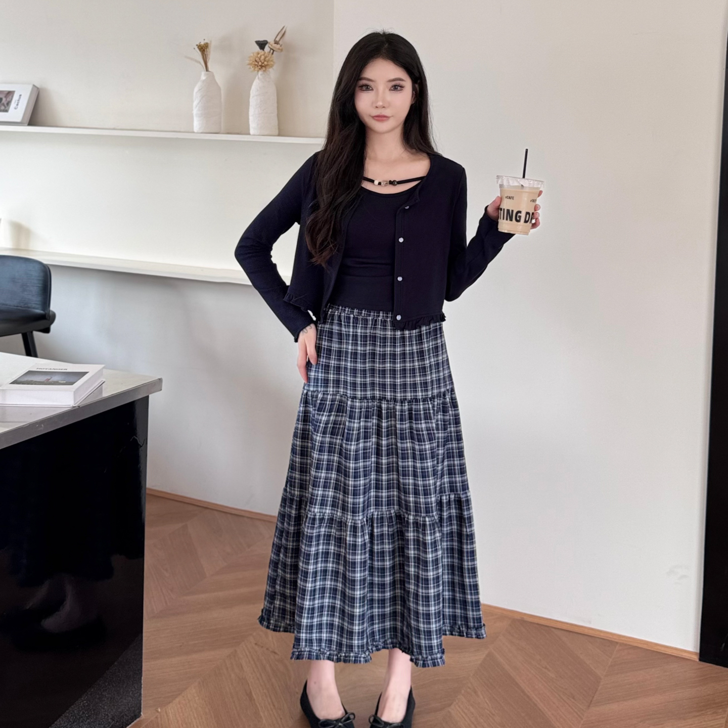 2025秋女长袖外套吊带格子蛋糕裙