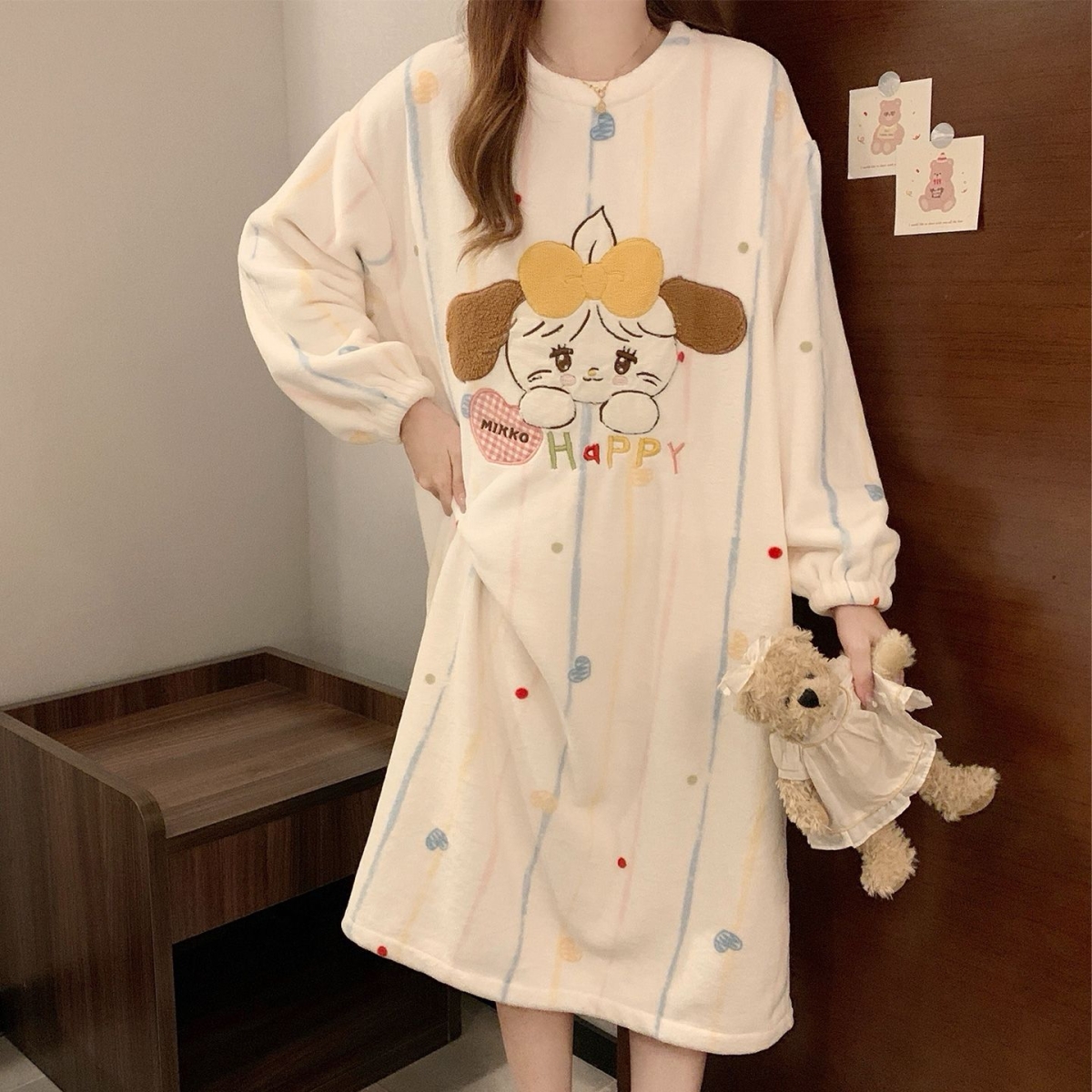 女士睡裙-冬季法兰绒保暖睡衣圆领套头长袖长款可爱女士居家裙