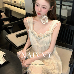 NAIVVY【松栗奶油】春夏法式气质小众纯欲显瘦百搭设计感连衣裙