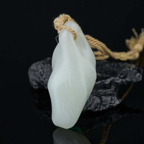 孤品苏作玉雕大师和田白玉吊坠