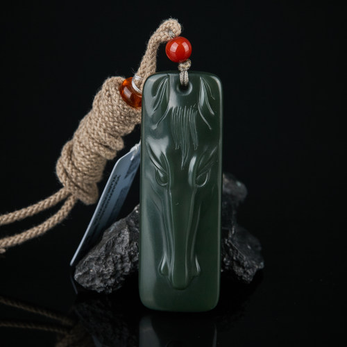 孤品苏作玉雕大师和田碧玉吊坠