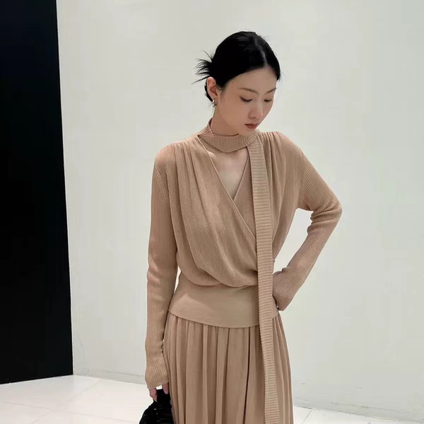 法式交叉飘带围巾领长袖莱赛尔收腰针织衫女秋新款特殊织法上衣