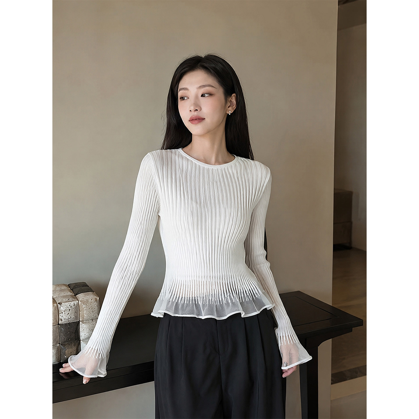 蕾丝拼接喇叭袖针织衫女秋季新长袖洋气薄上衣百搭小衫时尚打底衫