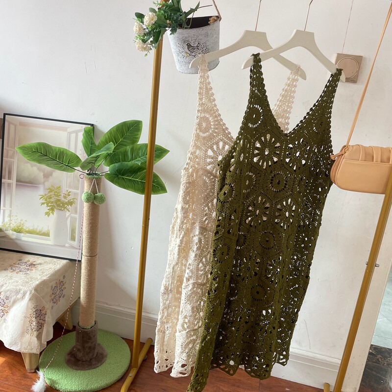 钩花镂空针织连衣裙女春夏叠穿中长款V领吊带背心裙度假风罩衫裙