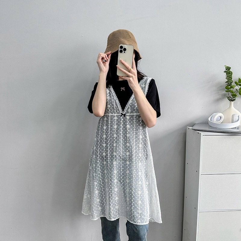 V领蕾丝透视吊带裙连衣裙女春夏叠穿背心裙无袖纱裙中长款打底裙