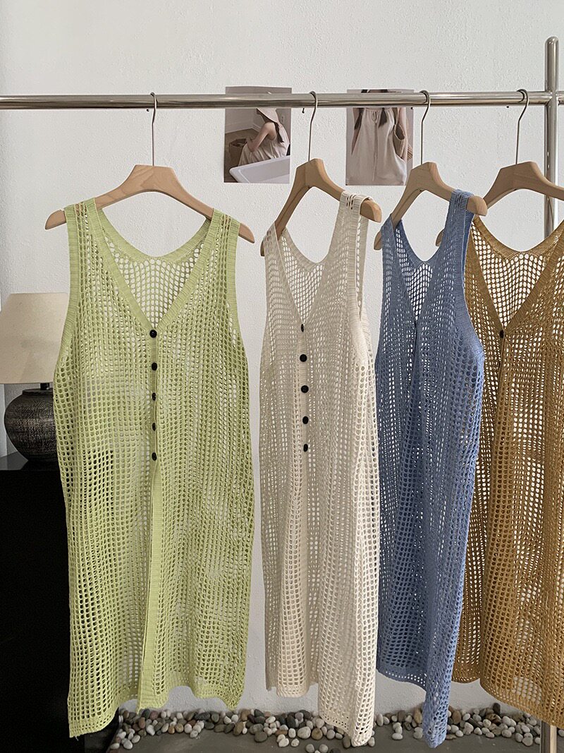 单排扣镂空针织连衣裙女春夏叠穿中长无袖马甲背心裙度假风罩衫裙