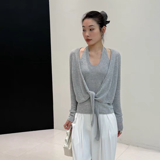 假两件挂脖绑带针织衫女秋季新款开衫薄毛衣外套气质百搭长袖上衣