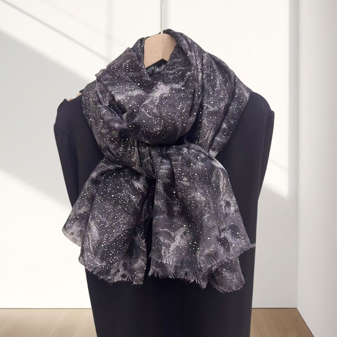 围巾女冬季显白烫金春秋棉麻披肩