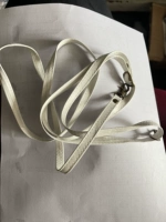 Длинная кожаная полоса веревка