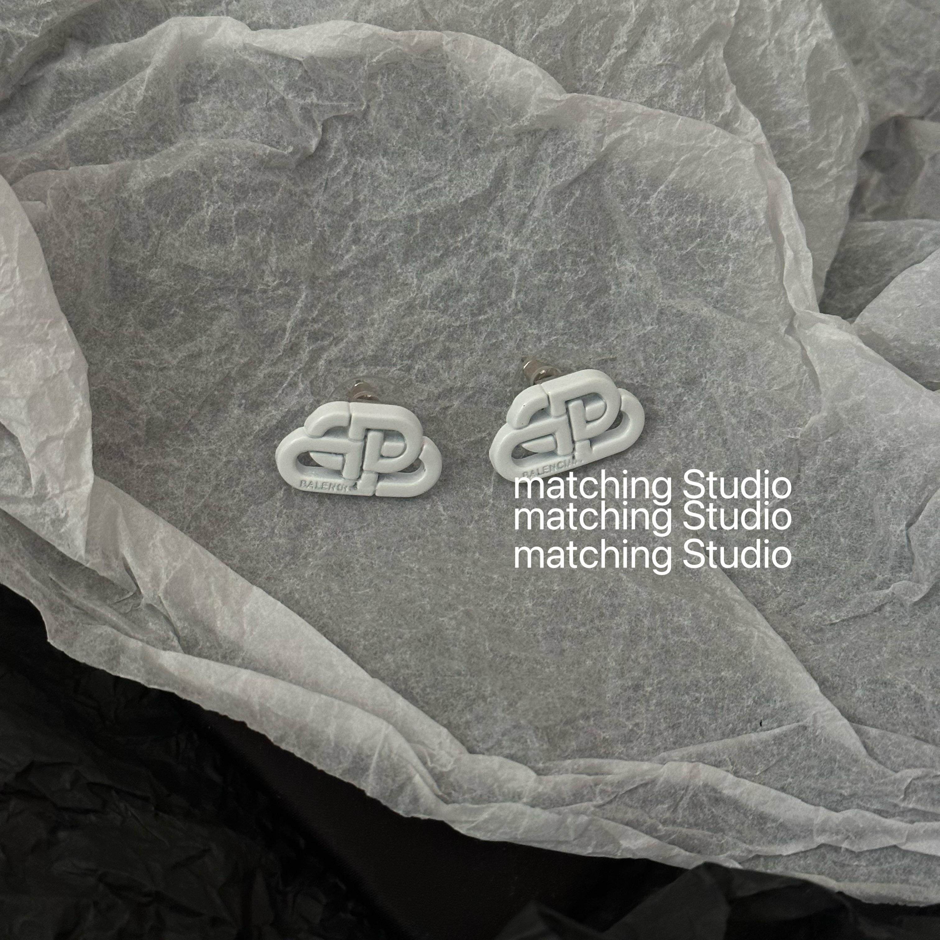 B巴黎家彩色耳钉字母图案精致休闲设计感耳饰,饰品/流行首饰/时尚饰品新,耳钉,淘宝优惠券,粉丝福利购,淘宝优惠卷