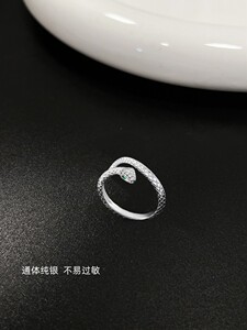 爱唯雅999纯银蛇形戒指男女