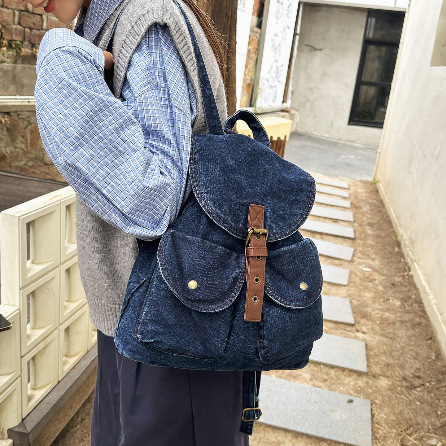 休闲大容量牛仔布女式双肩包2026新款通勤百搭后背包大学生书包女