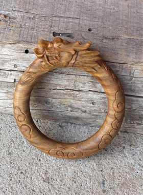 雕刻绿檀木生肖龙立体手镯