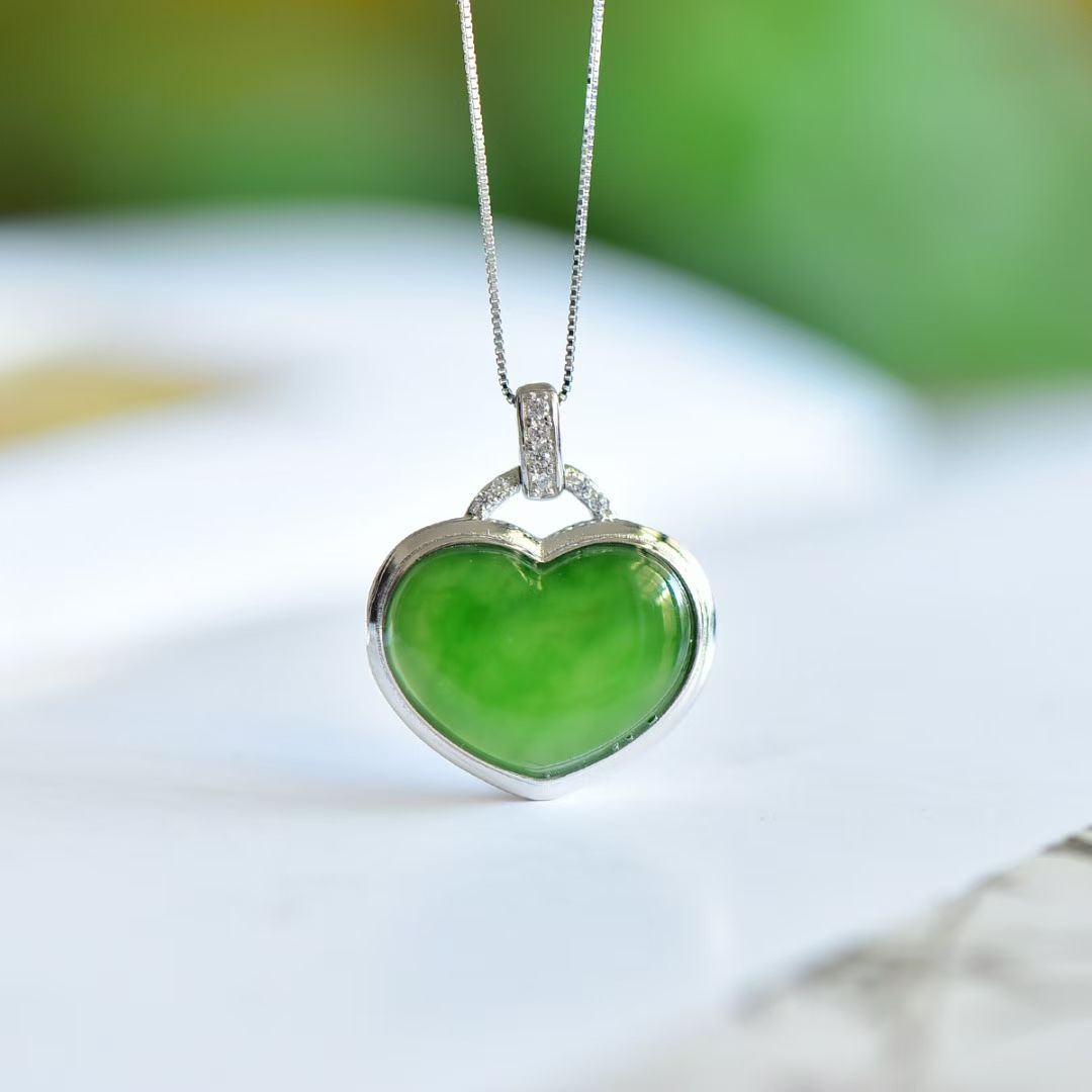 和田玉碧玉爱心吊坠925银镶碧玉心形吊坠项链毛衣链新年礼物朋友