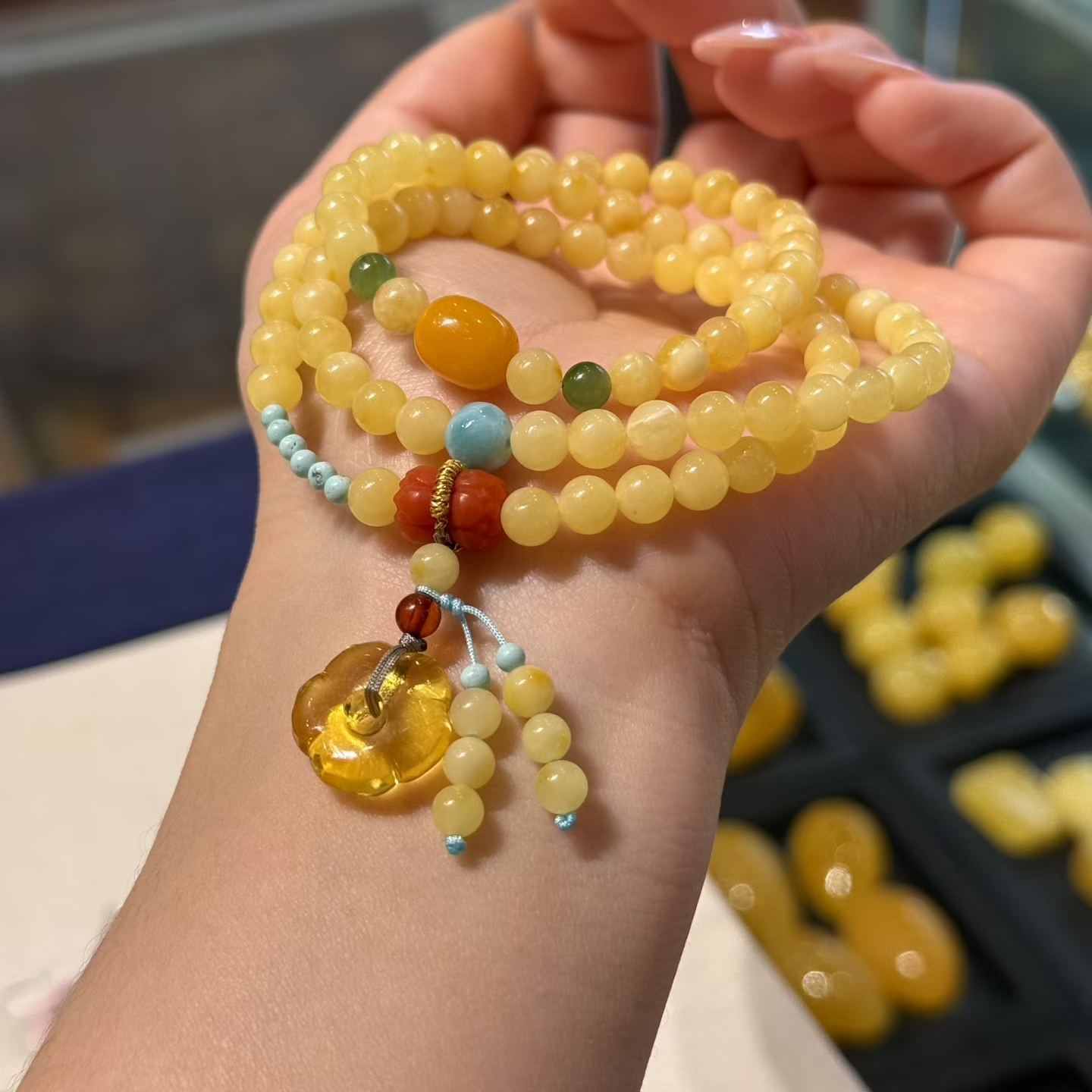 天然蜜蜡白花蜡小花三圈手串搭配蜜蜡桶珠南红绿松石碧玉海纹手串