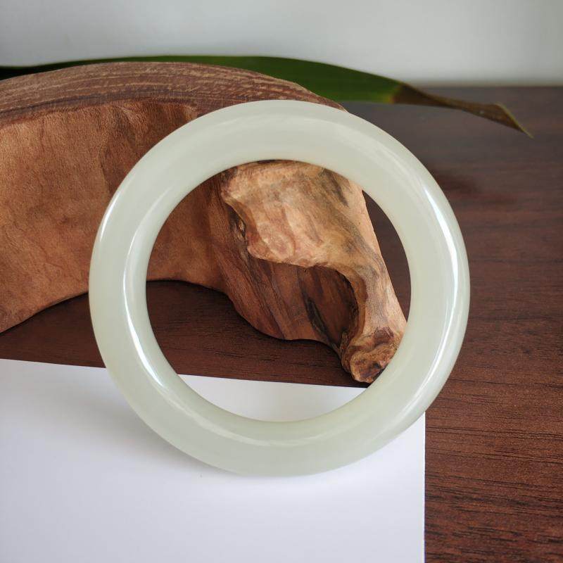 野牛沟和田玉手镯玉镯子圆条复古款天然玉石青海野牛沟和田玉手镯