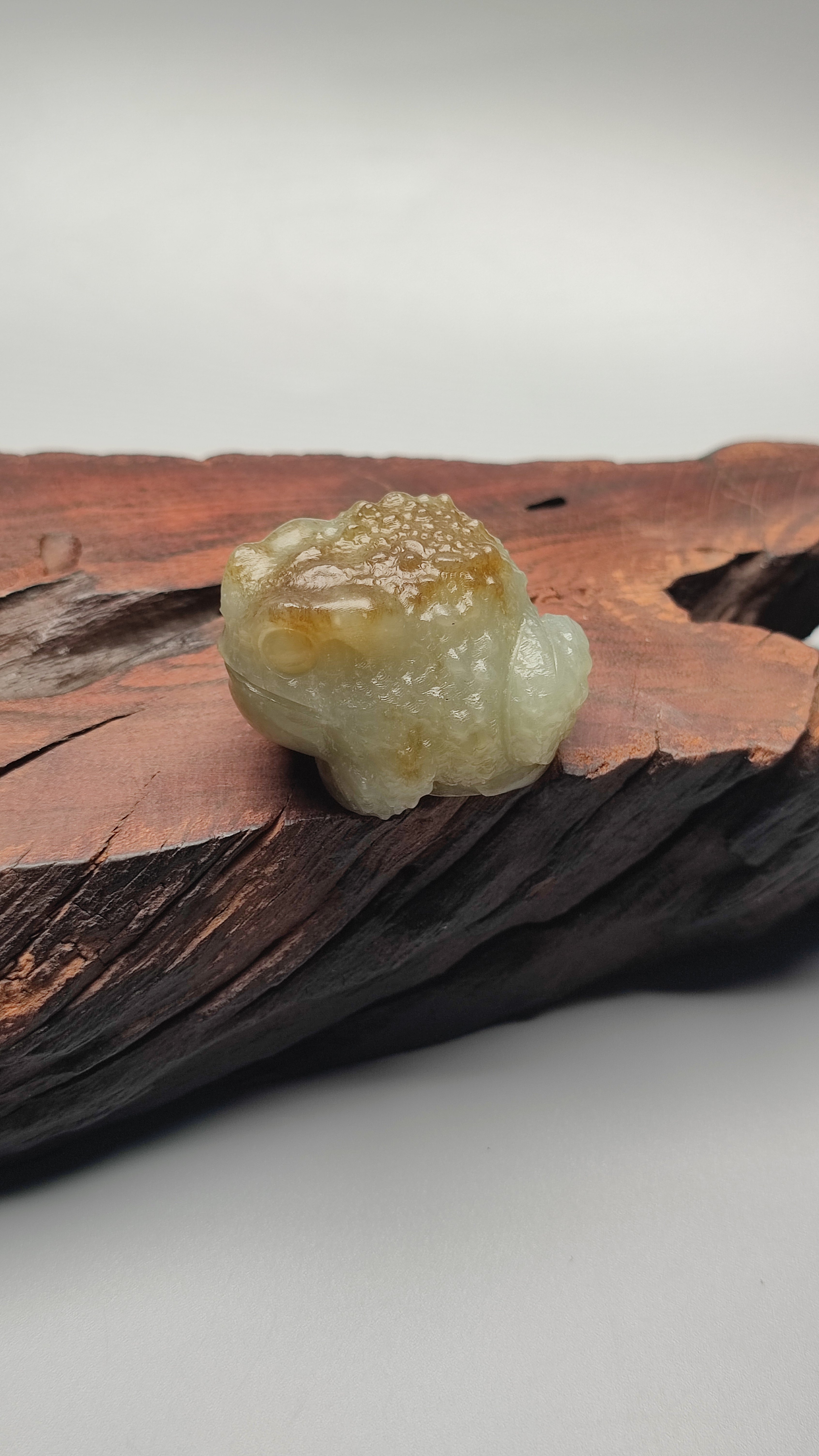 精品收藏和田玉且末糖料金蟾茶宠小摆件挂件立体雕刻饱满圆润萌宠