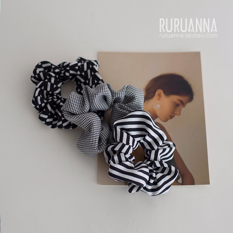 法式风黑白条纹千鸟格大肠发圈