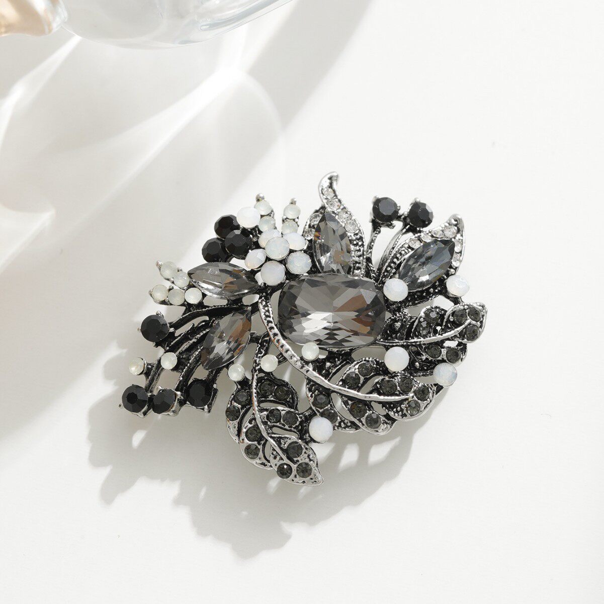 欧美时尚高档合金满钻玻璃胸针气质复古女士西装披肩胸花饰品别针