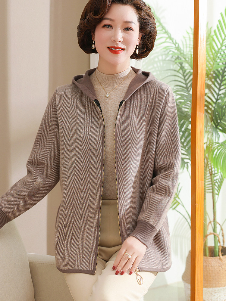 中年女装妈妈秋装外套2025新款中老年女春秋季连帽针织开衫上衣服