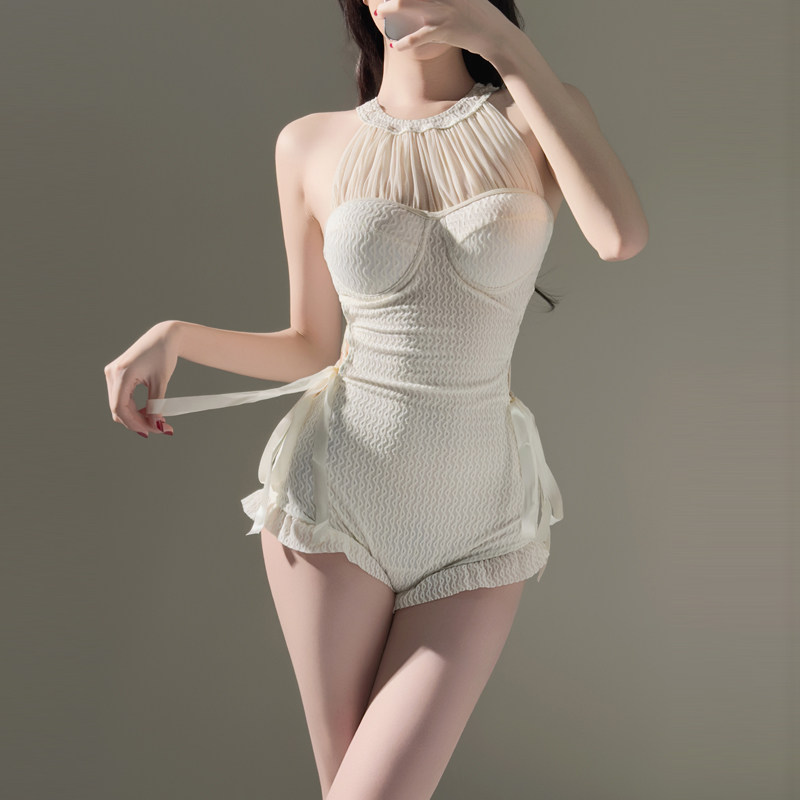 泳衣女泡温泉新款遮肚子显瘦性感纯欲风绑带钢托小胸聚拢连体泳衣