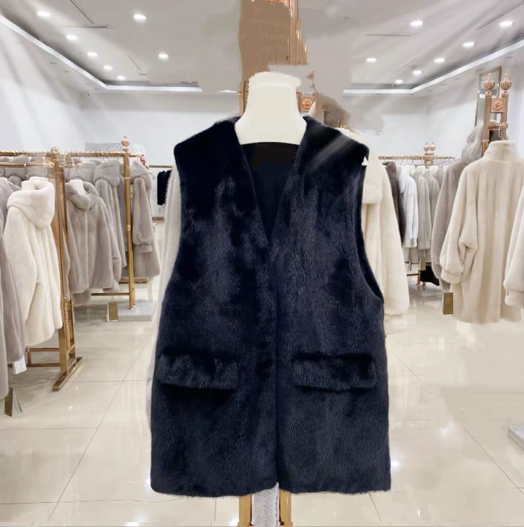 毛毛语海宁2025年新款黑色年轻款马甲背心水貂皮草外套女貂皮大衣