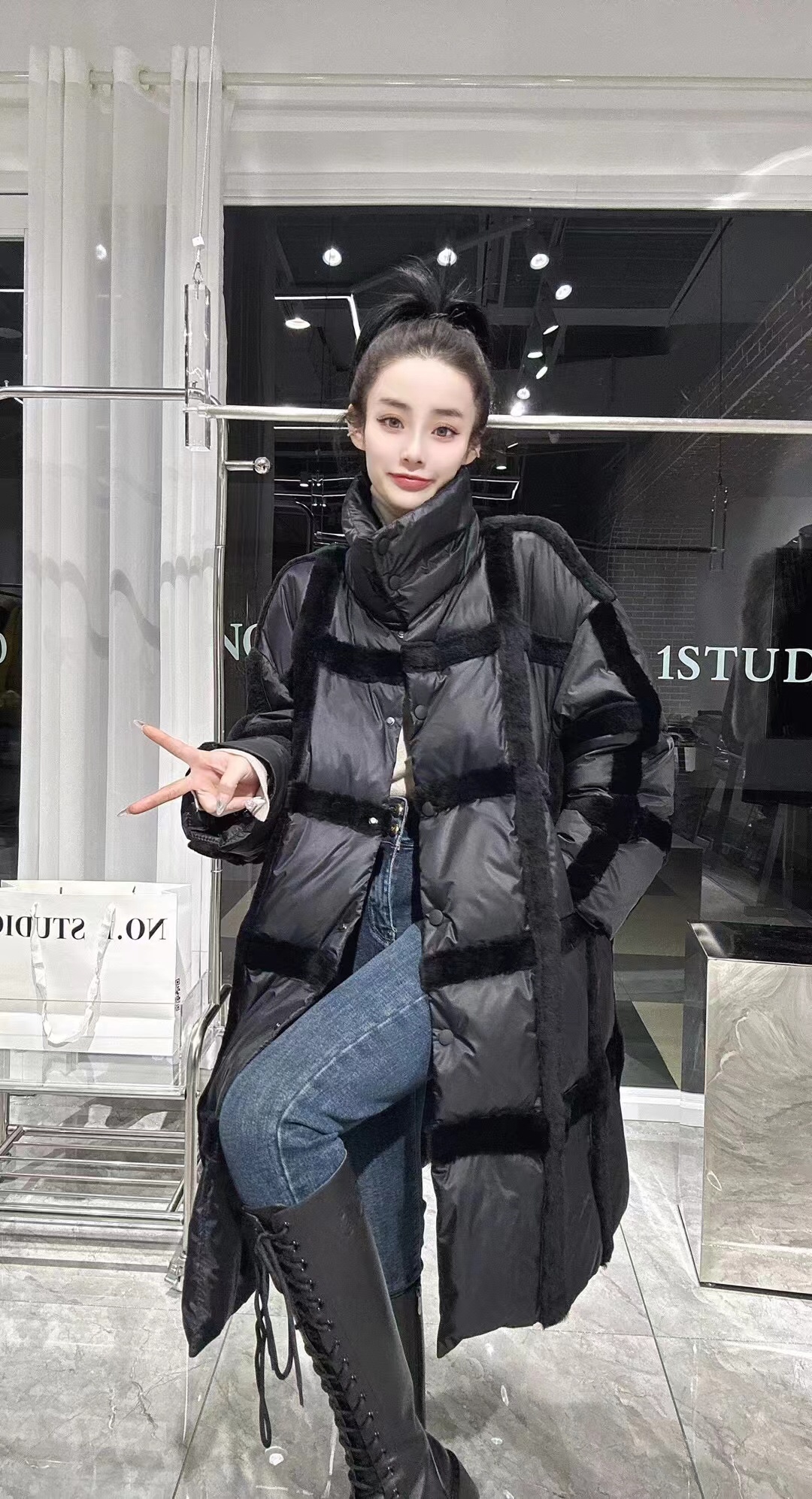 黑妹同款鹅绒羽绒服拼皮毛一体女2022冬新款立领中长款宽松纯外套